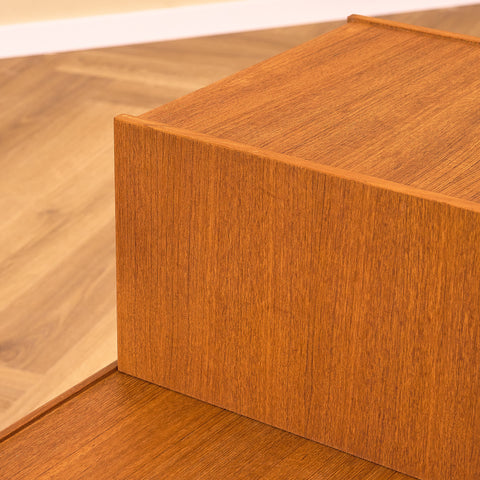 Svenskt sidobord/hallbänk i teak