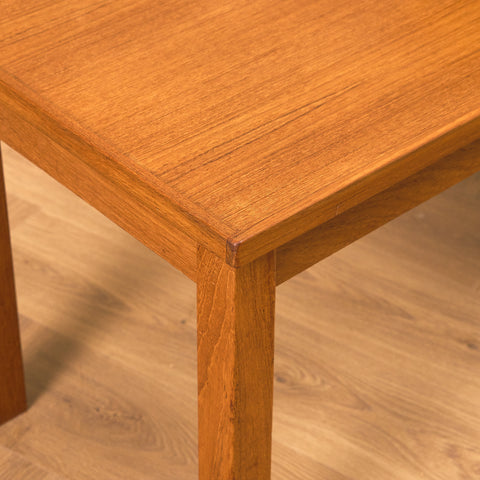 Svenskt sidobord/hallbänk i teak