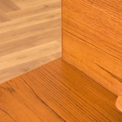 Svensk sminkbord / Skrivbord i teak och bok från AB Nybrofabriken, Fröseke