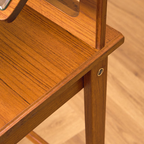Svensk sminkbord / Skrivbord i teak och bok från AB Nybrofabriken, Fröseke