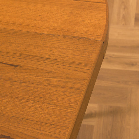 Danskt runt matbord i teak av Skovmand & Andersen för Moreddi