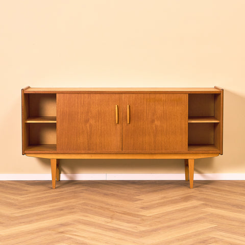 Svenskt skåp i teak