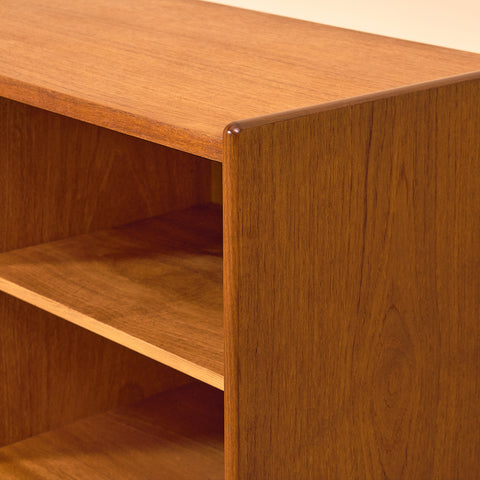 Svenskt skåp i teak