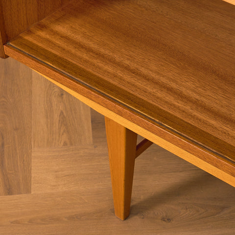 Svenskt skåp i teak