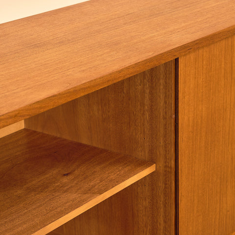 Svenskt skåp i teak