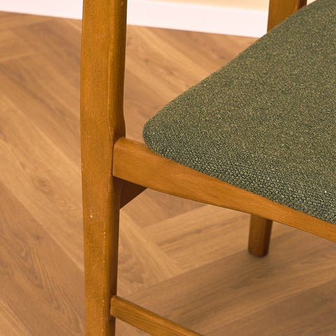 Danska matstolar i teak och bok från Boltinge Stolefabrik