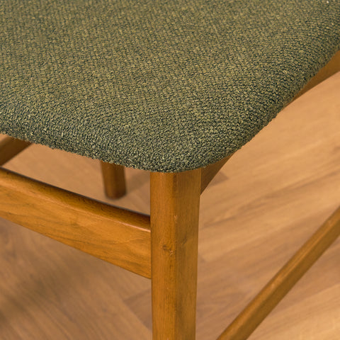 Danska matstolar i teak och bok från Boltinge Stolefabrik