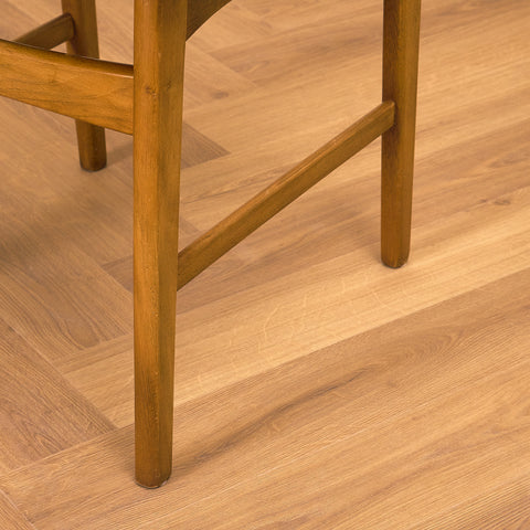 Danska matstolar i teak och bok från Boltinge Stolefabrik