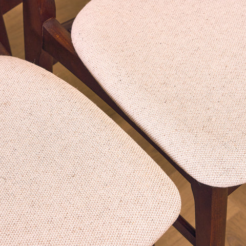 Danska matstolar i teak och bok