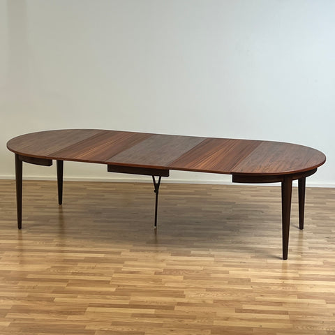 Round dining table with 3 ext., Santos Rosewood, Omann Jun