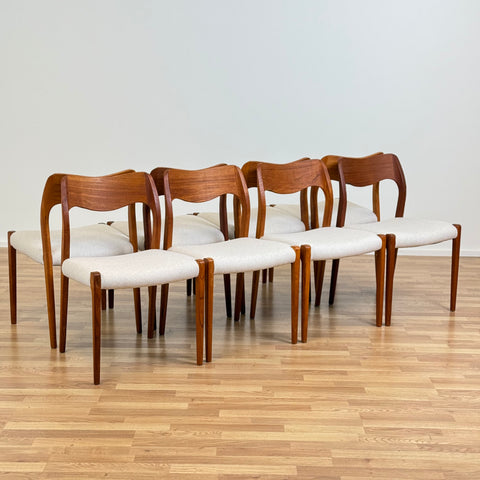 Set of 8 NIELS O. MØLLER , model '71', in teak