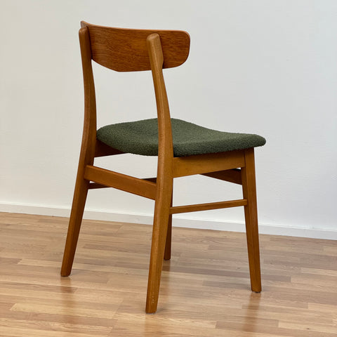 Set of 4 dining chairs in teak