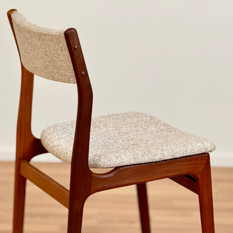 Single chair of solid teak