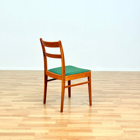 Swedish set of 6 dining chairs in oak