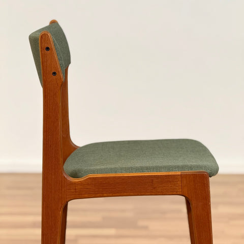 PRICE Set of 4 dining chairs in beech by Erik Buch, 1950s-60s, Denmark - Beyo Vintage