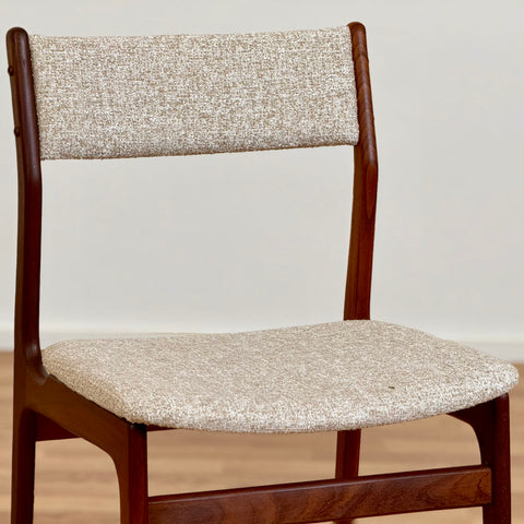 Single chair of solid teak