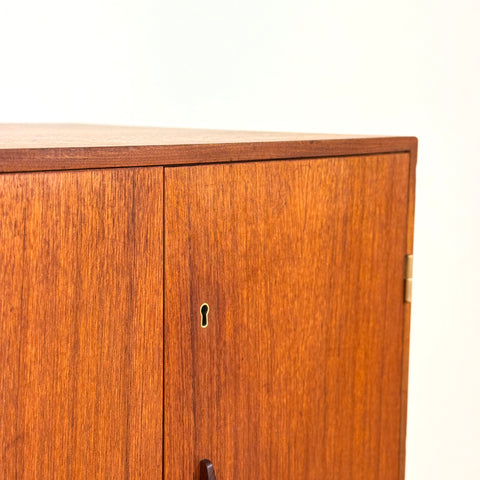 DO NOT PUBLISH, KEY OR MAGNET FIXING Cabinet in teak, 1950s-60s, Denmark - Beyo Vintage