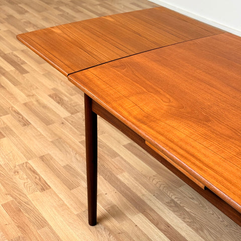 Dining table in teak, 1950s-60s, Denmark - Beyo Vintage