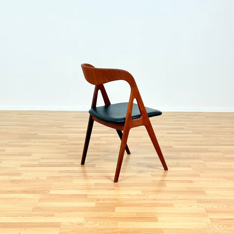 Danish set of 2+2 dining chairs in teak by Johannes Andersen