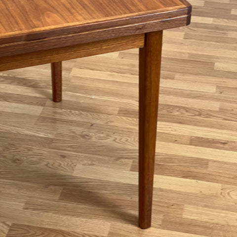 Dining table in walnut, Skaraborg, Sweden