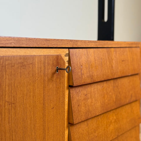 Bookshelf in teak with drawers