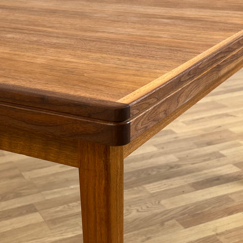 Dining table in walnut, Skaraborg, Sweden