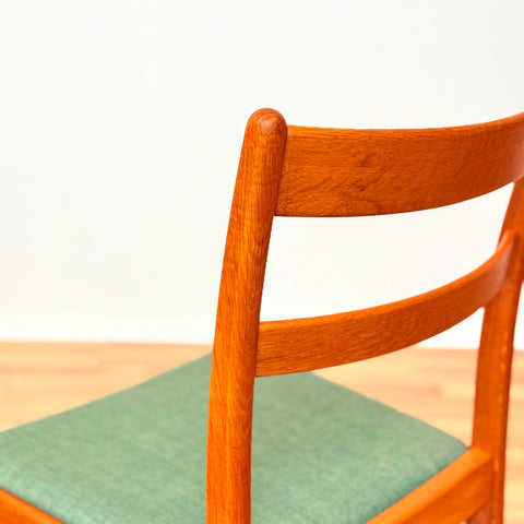 Swedish set of 6 dining chairs in oak