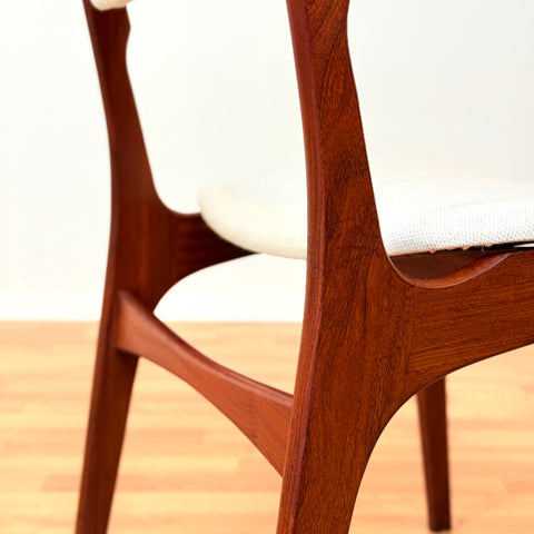 Danish set of 6 dining chairs in walnut by Eric Buch