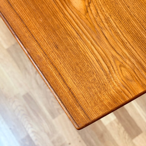 Dining table in teak, 1950s-60s, Denmark - Beyo Vintage