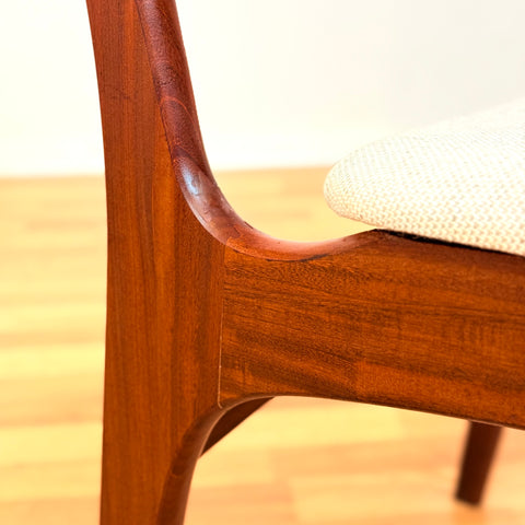 Danish set of 6 dining chairs in walnut by Eric Buch