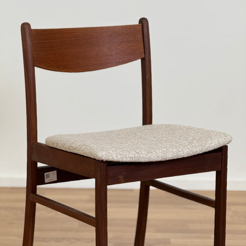 Single dining chair in walnut and teak