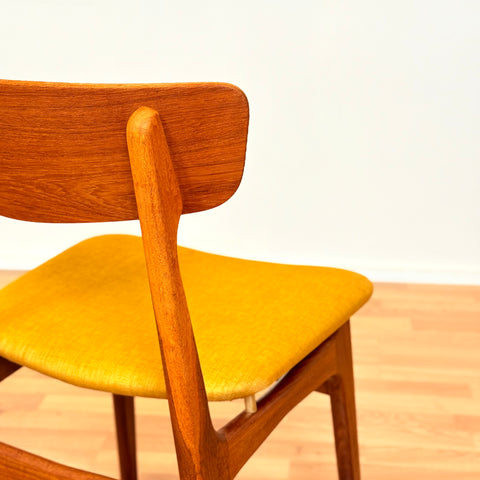 Danish set of 6 dining chairs in teak by Schiønning & Elgaard