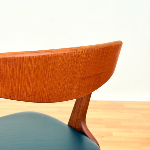 Danish set of 2+2 dining chairs in teak by Johannes Andersen