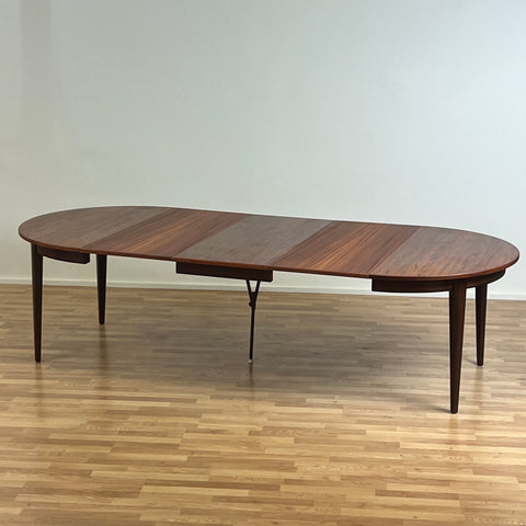 Round dining table with 3 ext., Santos Rosewood, Omann Jun