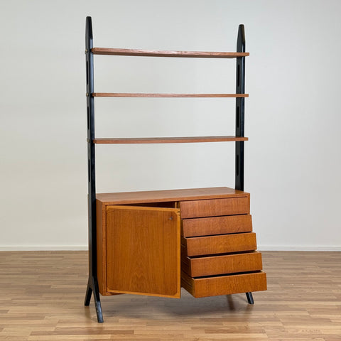 Bookshelf in teak with drawers