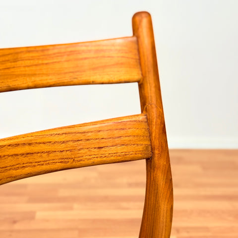 Swedish set of 4 dining chairs in oak