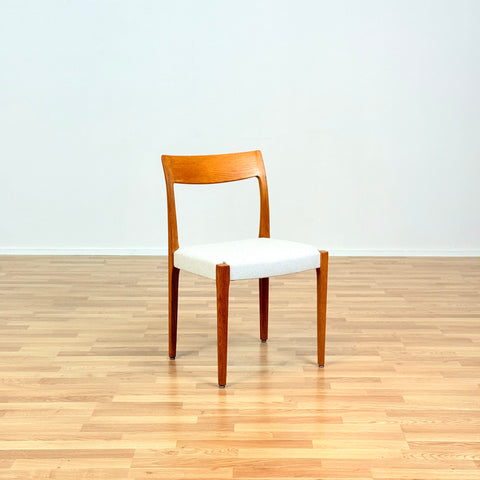 Swedish dining chairs in oak by Yngve Ekström for Troeds, model "Kontiki"