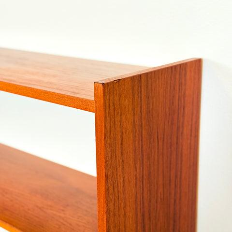 Bookshelf in teak
