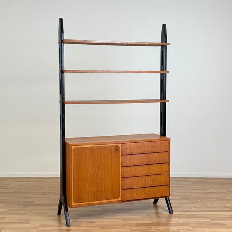 Bookshelf in teak with drawers