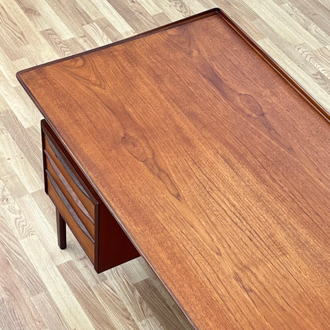 Peter Løvig Nielsen, desk, teak, 1950s, Denmark