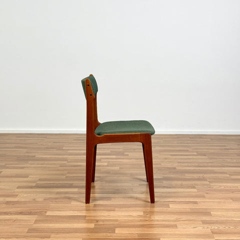 PRICE Set of 4 dining chairs in beech by Erik Buch, 1950s-60s, Denmark - Beyo Vintage