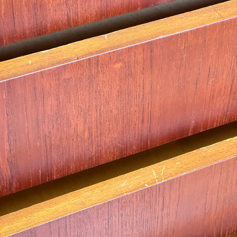 V:12 Chest of drawers in oak & teak, Denmark, 1950-60s. - Beyo Vintage