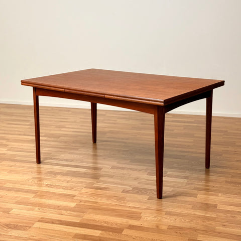 Dining table in teak, 1950s-60s, Denmark - Beyo Vintage