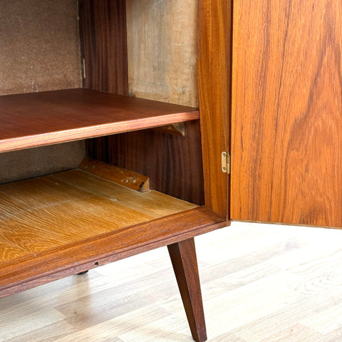 DO NOT PUBLISH, KEY OR MAGNET FIXING Cabinet in teak, 1950s-60s, Denmark - Beyo Vintage