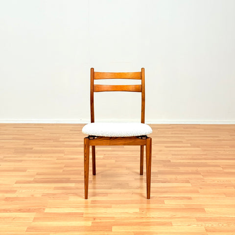 Swedish set of 4 dining chairs in oak