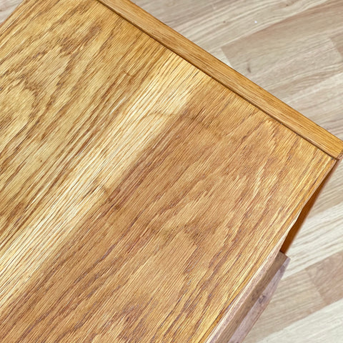 Small chest of drawers in oak