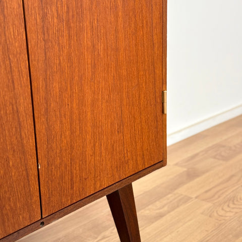 DO NOT PUBLISH, KEY OR MAGNET FIXING Cabinet in teak, 1950s-60s, Denmark - Beyo Vintage