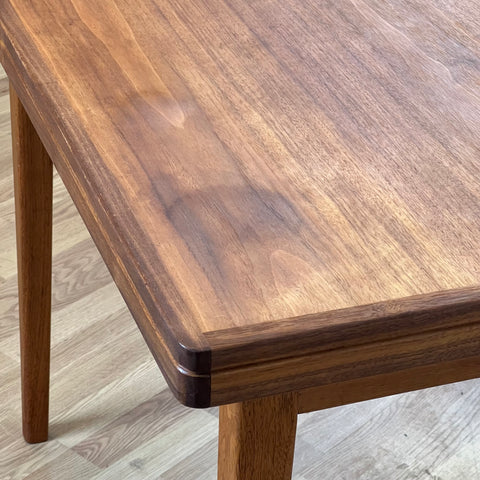 Dining table in walnut, Skaraborg, Sweden