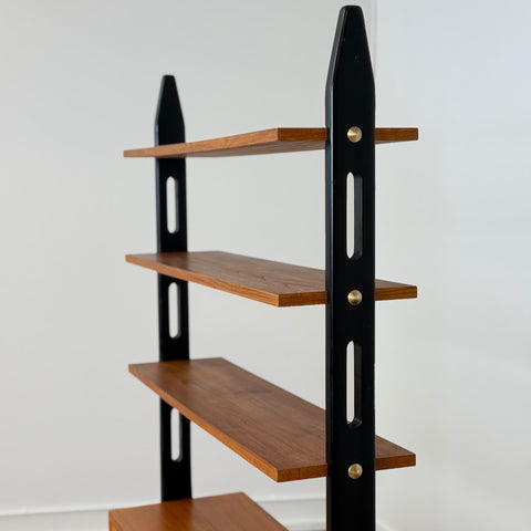 Bookshelf in teak with drawers