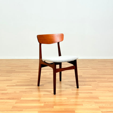 Danish set of 6 dining chairs in teak by Schiønning & Elgaard